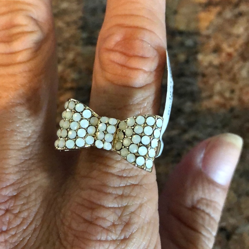 Gorgeous white rhinestone rose gold bow ring